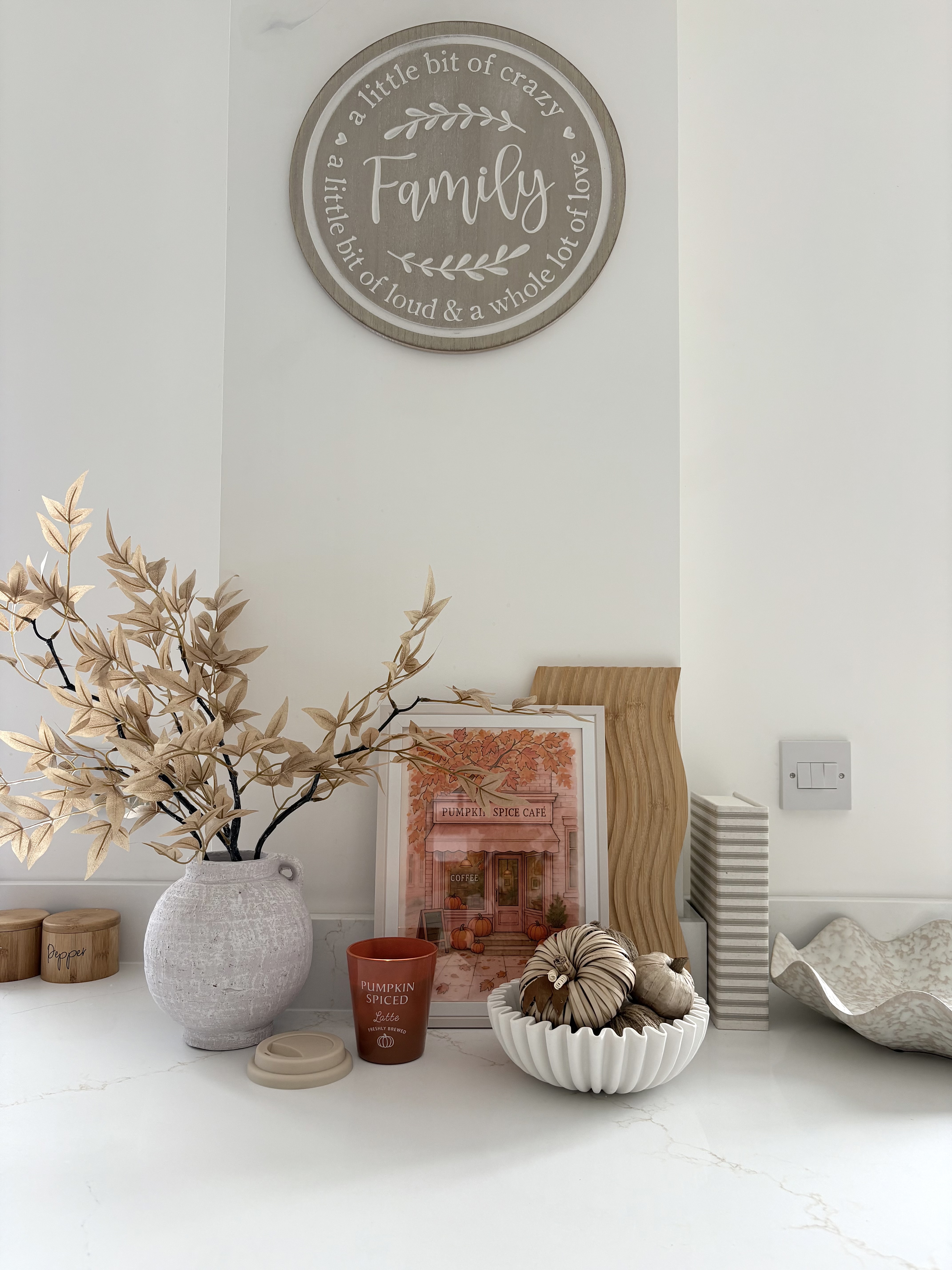Pumpkin Spice Café Wall Art – Cozy Autumn Coffee Shop Print with Pumpkins & Fall Leaves